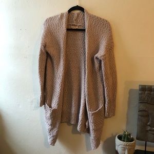 Mauve cardigan sweater with pockets